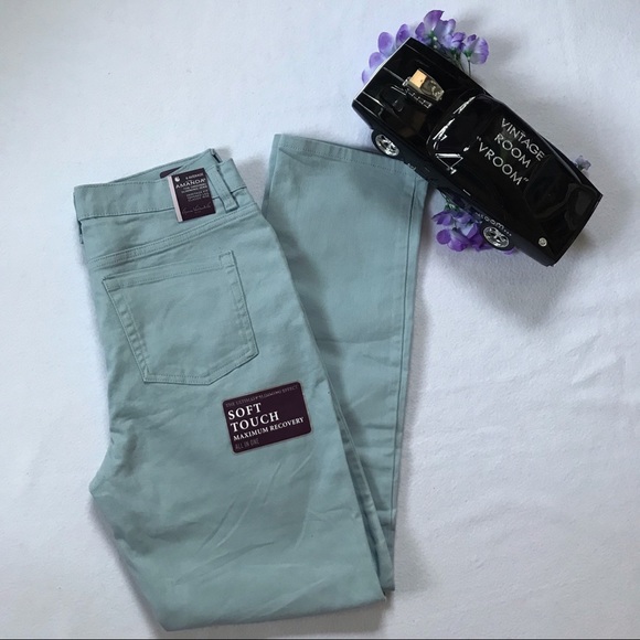 Gloria Vanderbilt Denim - Gloria Vanderbilt NWOT Amanda Slimming Jeans 12